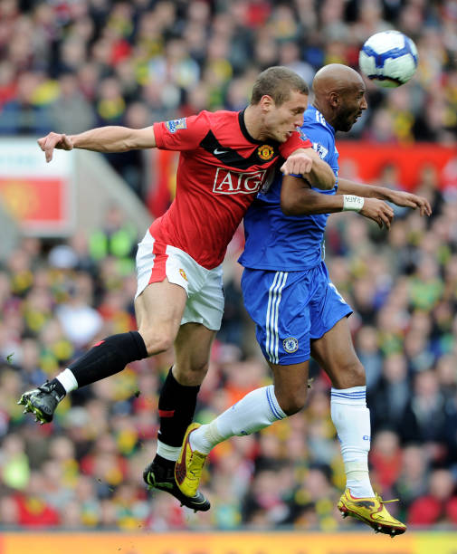 显得并不突 显得并不突